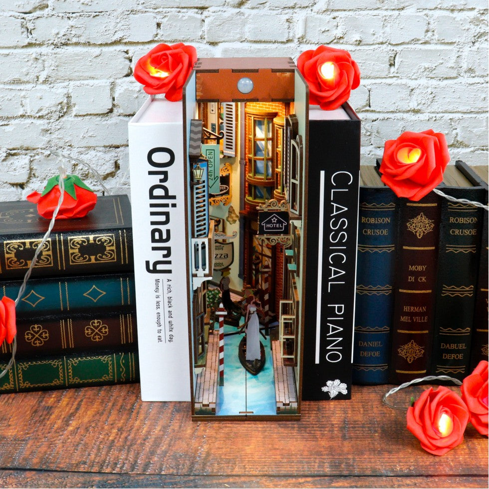 Travel in Venice Bookend Kit