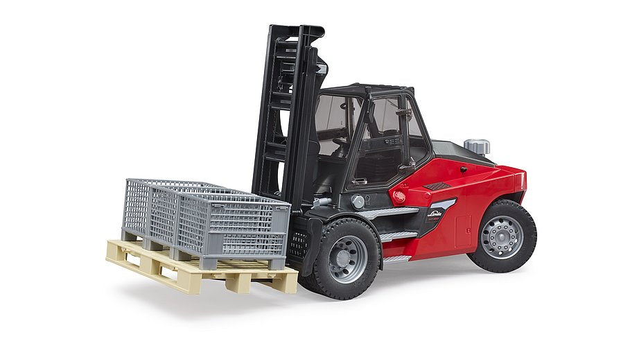 Linde HT160 Forklift with Pallet & Cargo