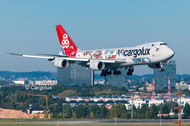 Boeing 747-8F Cargolux Cutaway 1/144